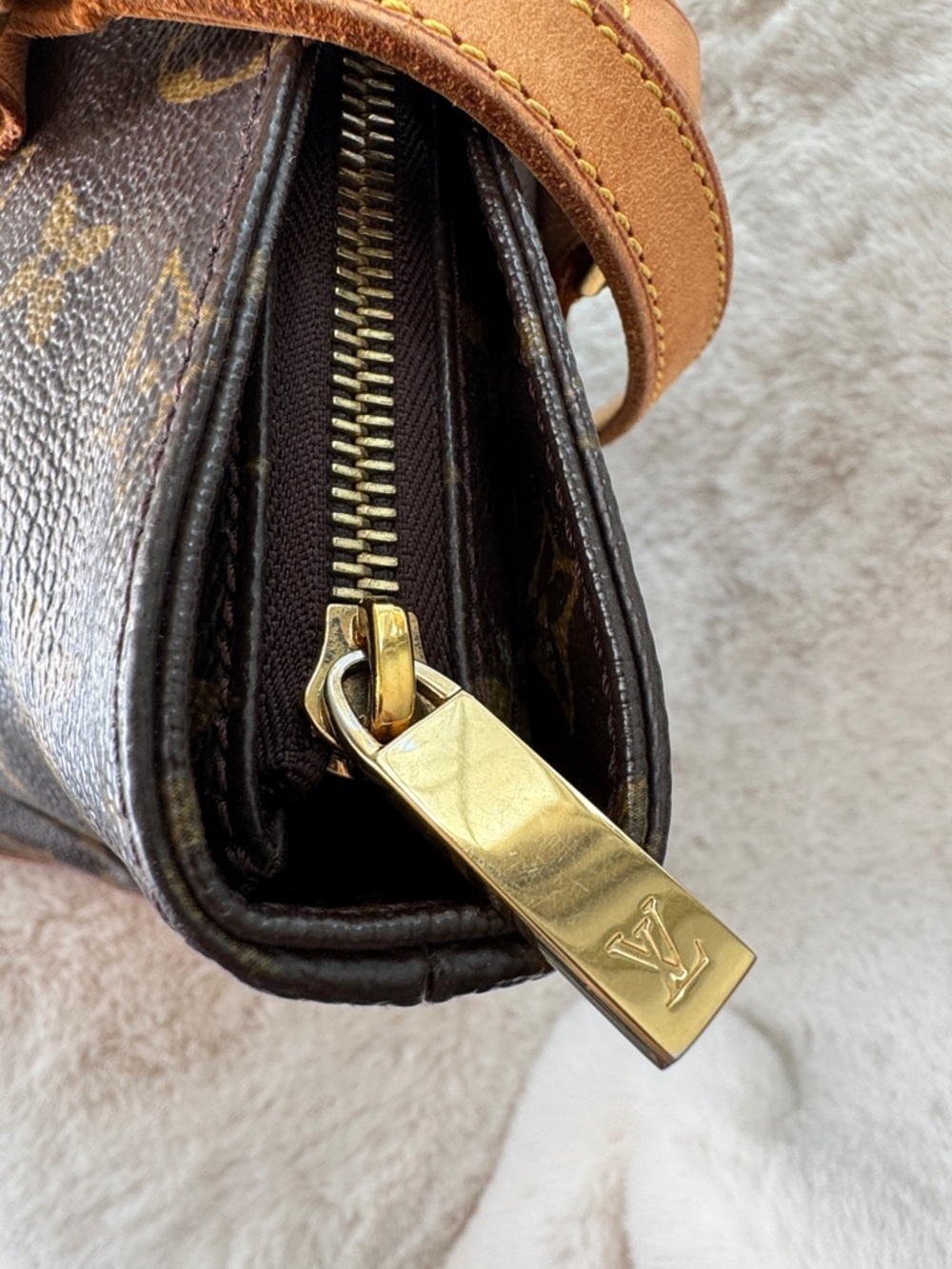Louis Vuitton Cabas Piano Monogram Canvas shoulder bag with Vachetta trim - Picture 5 of 16